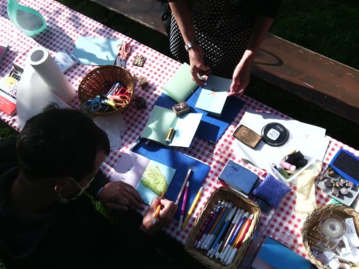 Activités pour seniors en été: Atelier de Création libre et mini-édition