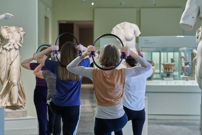 Pilates face aux œuvres : Flexibilité