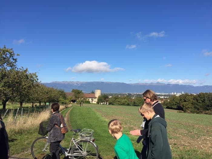 Visite de Plan-les-Ouates à vélo