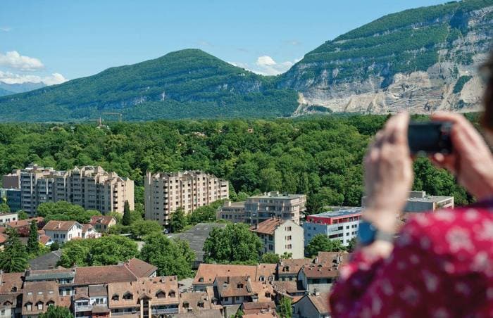 Visite guidée à Carouge: Développement Durable