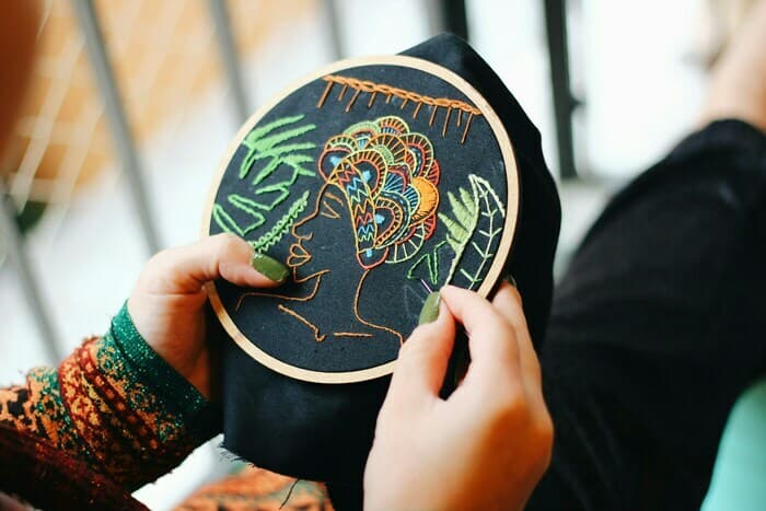 La broderie et ce qu’on en dit
