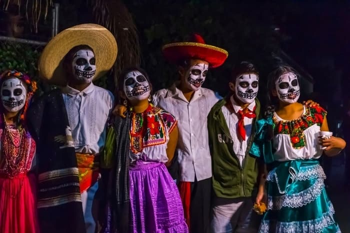 HALLOMANIA -  Chasse aux Calaveras nocturne et dégustation de vin ADULTES UNIQUEMENT