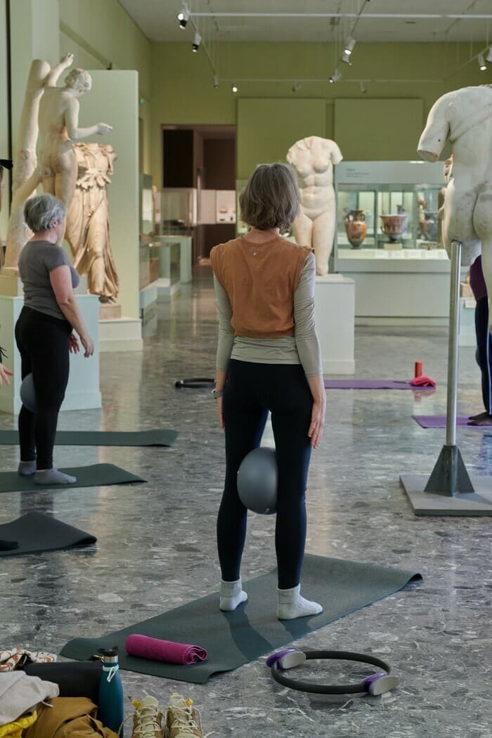 Pilates face aux œuvres : Équilibre