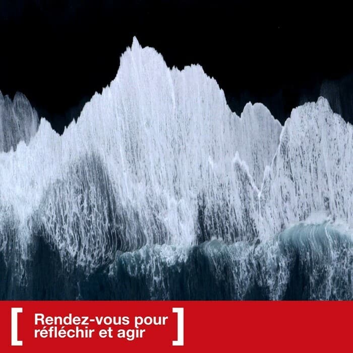 Regards et discussions sur l'eau dans la collection permanente.