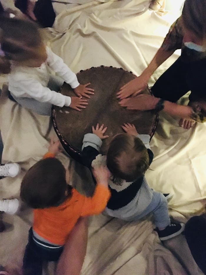 Le MEG à portée de bébé. Un éveil musical d'été au coeur des collections.