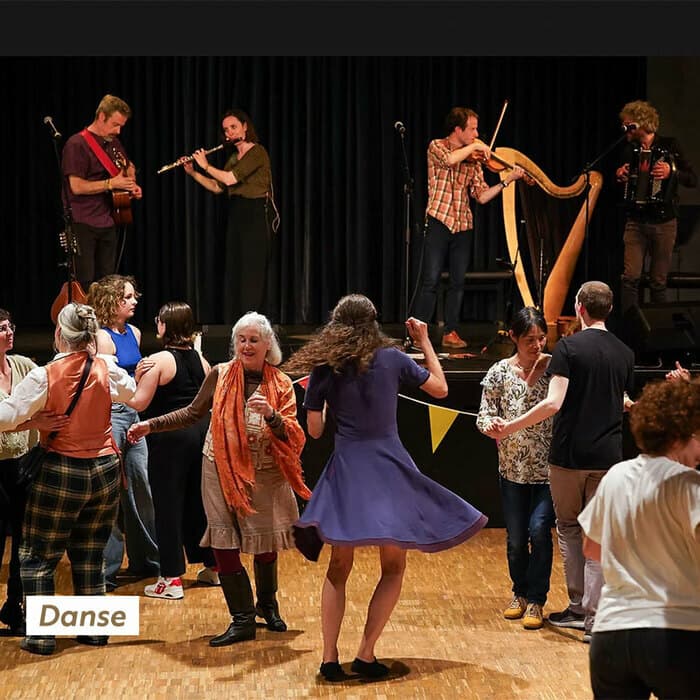 INITIATION AU BAL FOLK