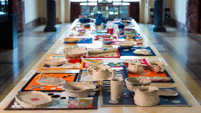 Textile et argile en joyeuse conversation