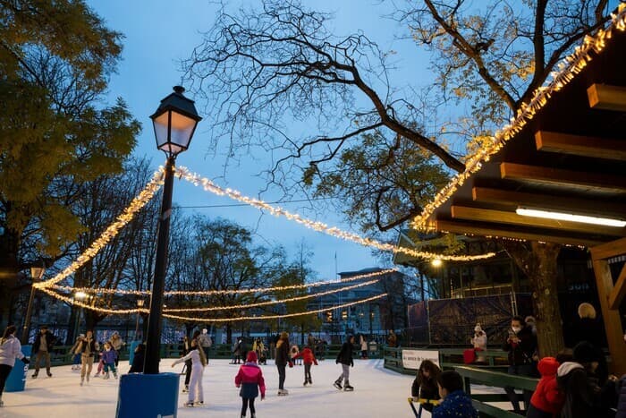 Disco sur glace à la patinoire des Bastions