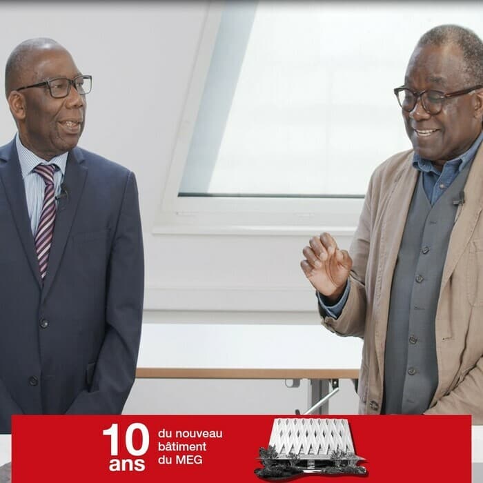 Visite avec Jean Lignongo et Jean-Didier Ekori: gardiens de reliquaire Kota et réhabilitation symbolique
