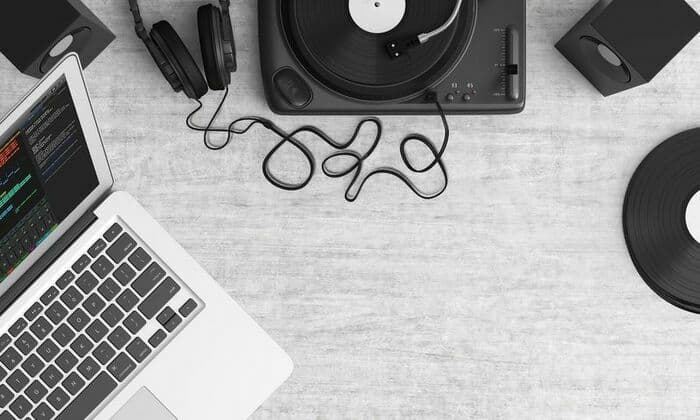 Regard sur l'industrie musicale française avec Lola Levent