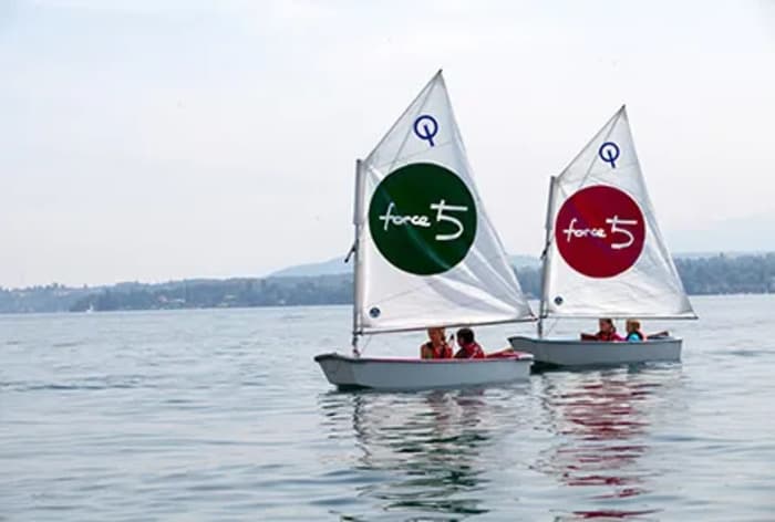 Activités estivales pour les seniors | S’évader à la voile