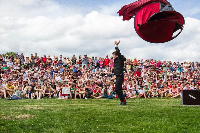 Spectacle jeune public en plein air : "deux secondes !"