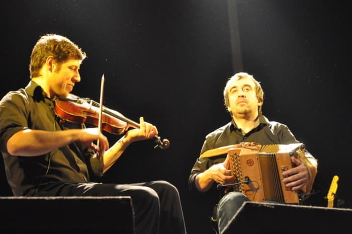 Rencontre instrumentale: violon, quinton et accordéon d'Europe centrale