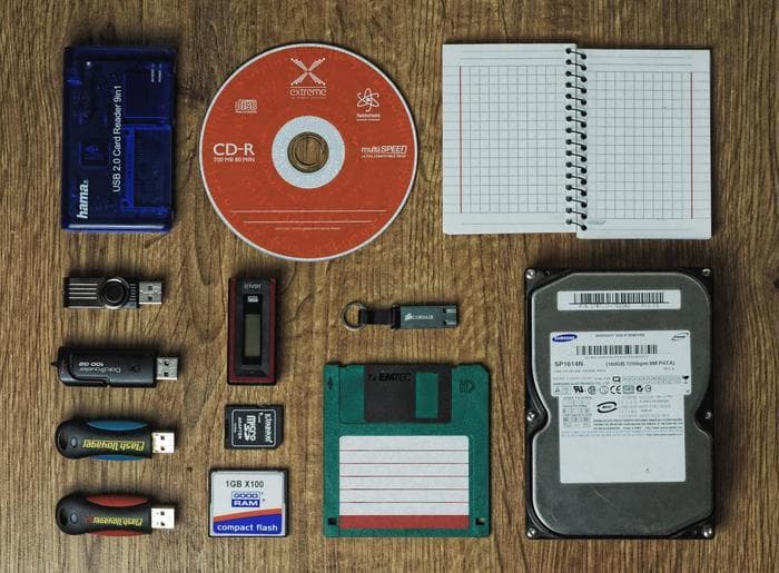 Cours pour seniors | Trucs et astuces Mac: Comment utiliser une
clef USB ou un disque dur