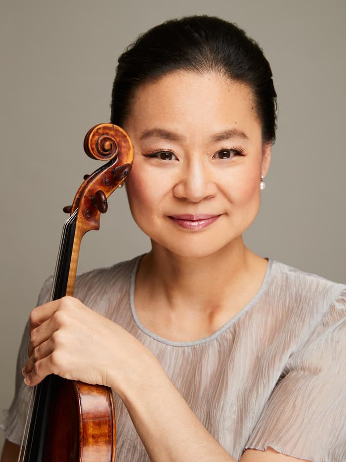 L’Orchestre de la Suisse Romande et Jonathan Nott jouent Debussy et Stravinski accompagnés par Midori dans le Concerto pour violon de Sibelius