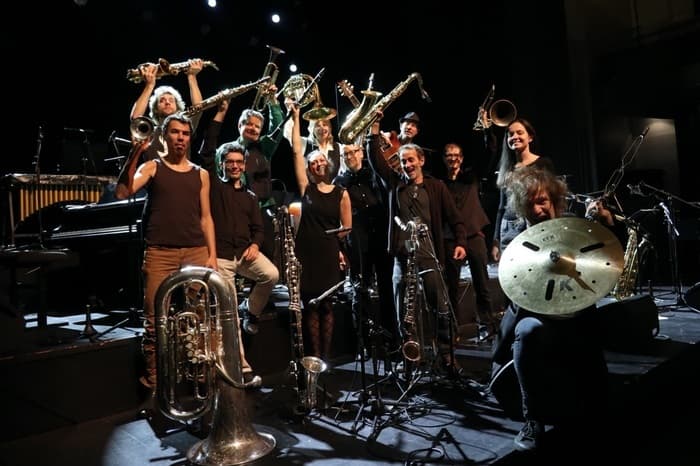 THÉ DANSANT AVEC LA FANFARE DU LOUP + DJ