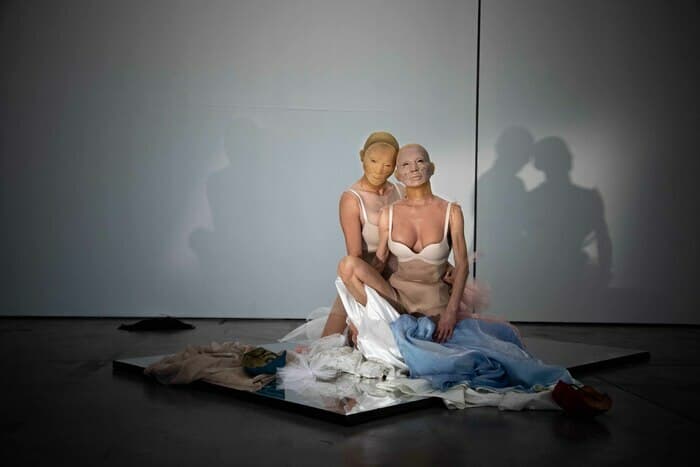 Performance ECLIPSES | Glitters of Darkness