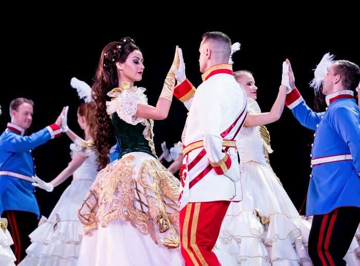 La Monarchie fait la fête – Un ballet de confinement – Budapest Ballet et Orchestre Symphonique Hongrois