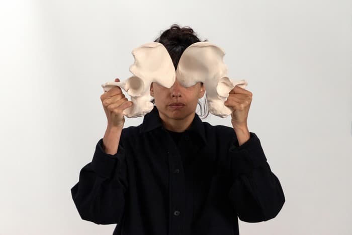 Bones scores, 2023, 45', Cynthia Lefebvre dans le cadre de Dance First Think Later