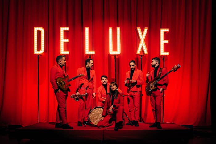 DELUXE