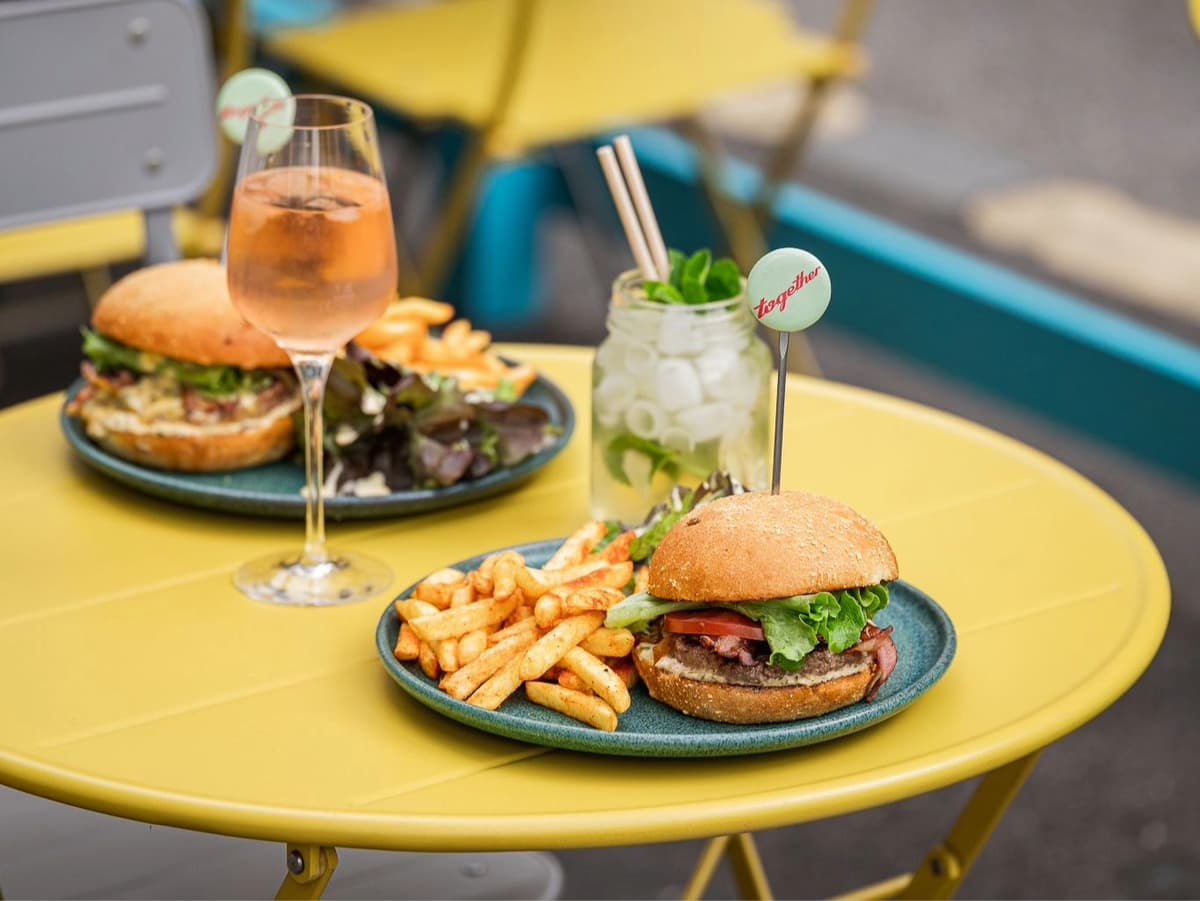 Together photo geneve.com